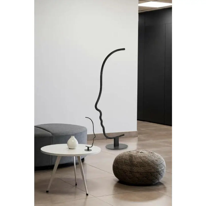 Bordslampa - FACE TABLE, svart - produktbild av Bordslampor från King Home | Arvande