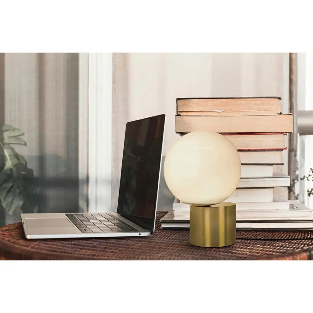 Bordslampa MOOSEE - PARLA 20, guld - produktbild av Bordslampor från Moosee | Arvande