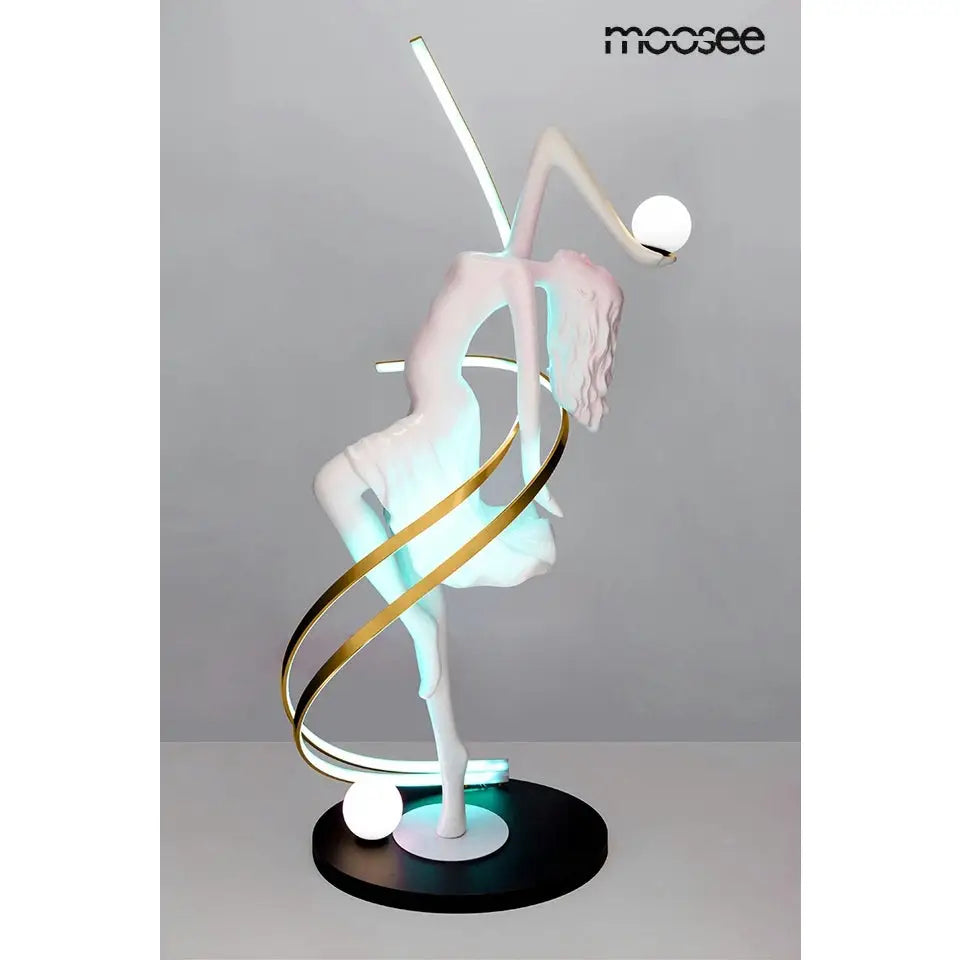 Golvlampa MOOSEE - DANCING QUEEN, vit – produktbild av Golvlampor från Moosee | Arvande