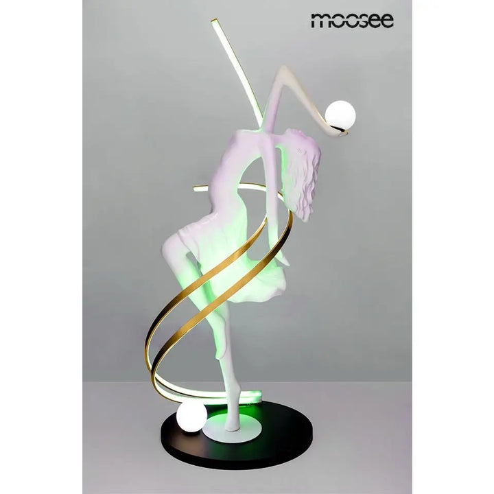 Golvlampa MOOSEE - DANCING QUEEN, vit – produktbild av Golvlampor från Moosee | Arvande