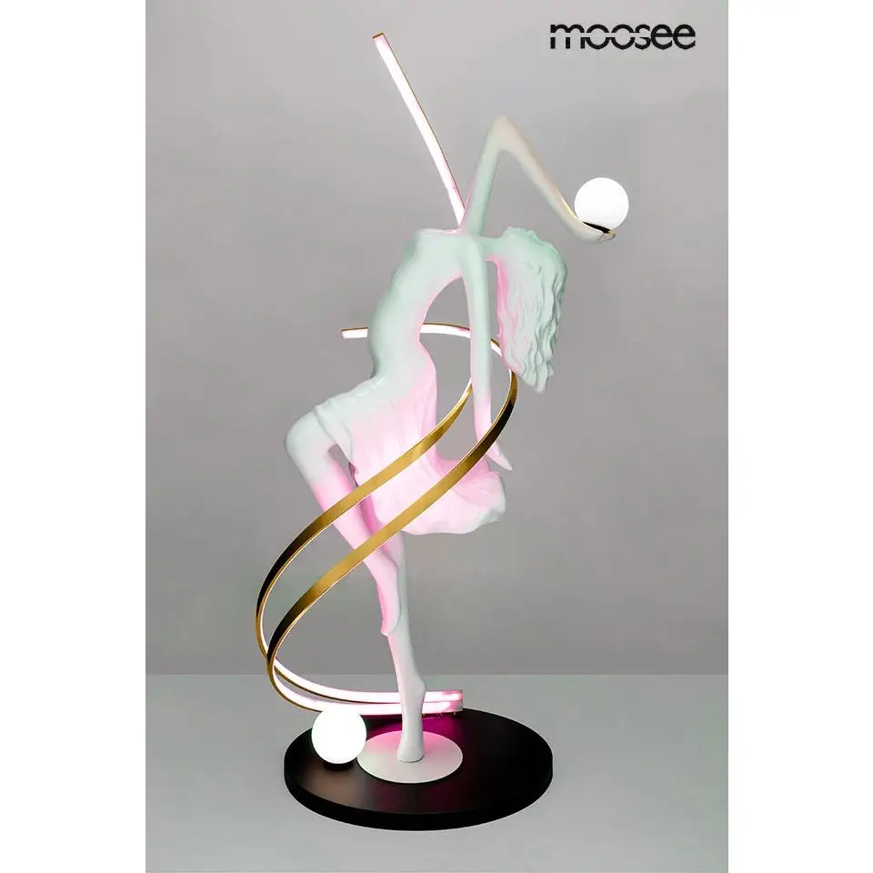 Golvlampa MOOSEE - DANCING QUEEN, vit – produktbild av Golvlampor från Moosee | Arvande