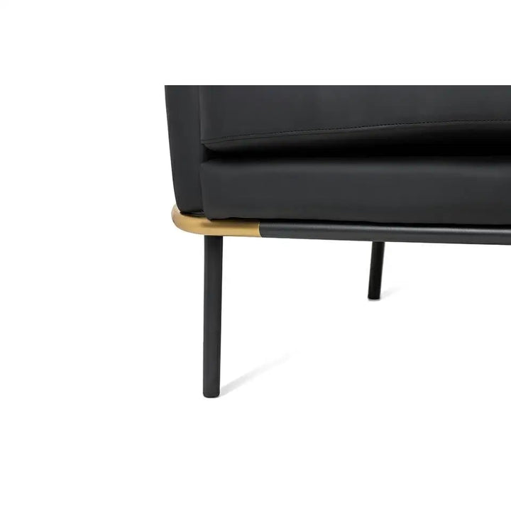 Fåtölj - GUBI, svart – produktbild av [MGO] Import King Home från King Home | Arvande