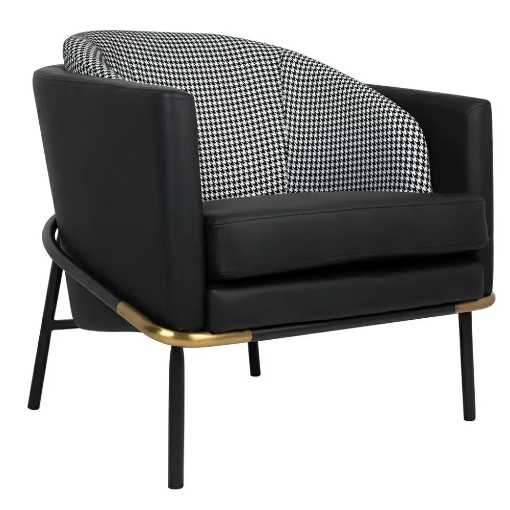 Fåtölj - GUBI, svart – produktbild av [MGO] Import King Home från King Home | Arvande