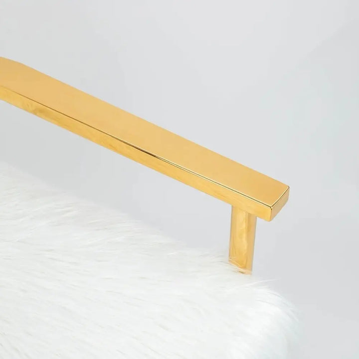 Fåtölj KARE DESIGN - MR. FLUFFY, vit/guld - produktbild av [MGO] Import King Home från Kare Design | Arvande
