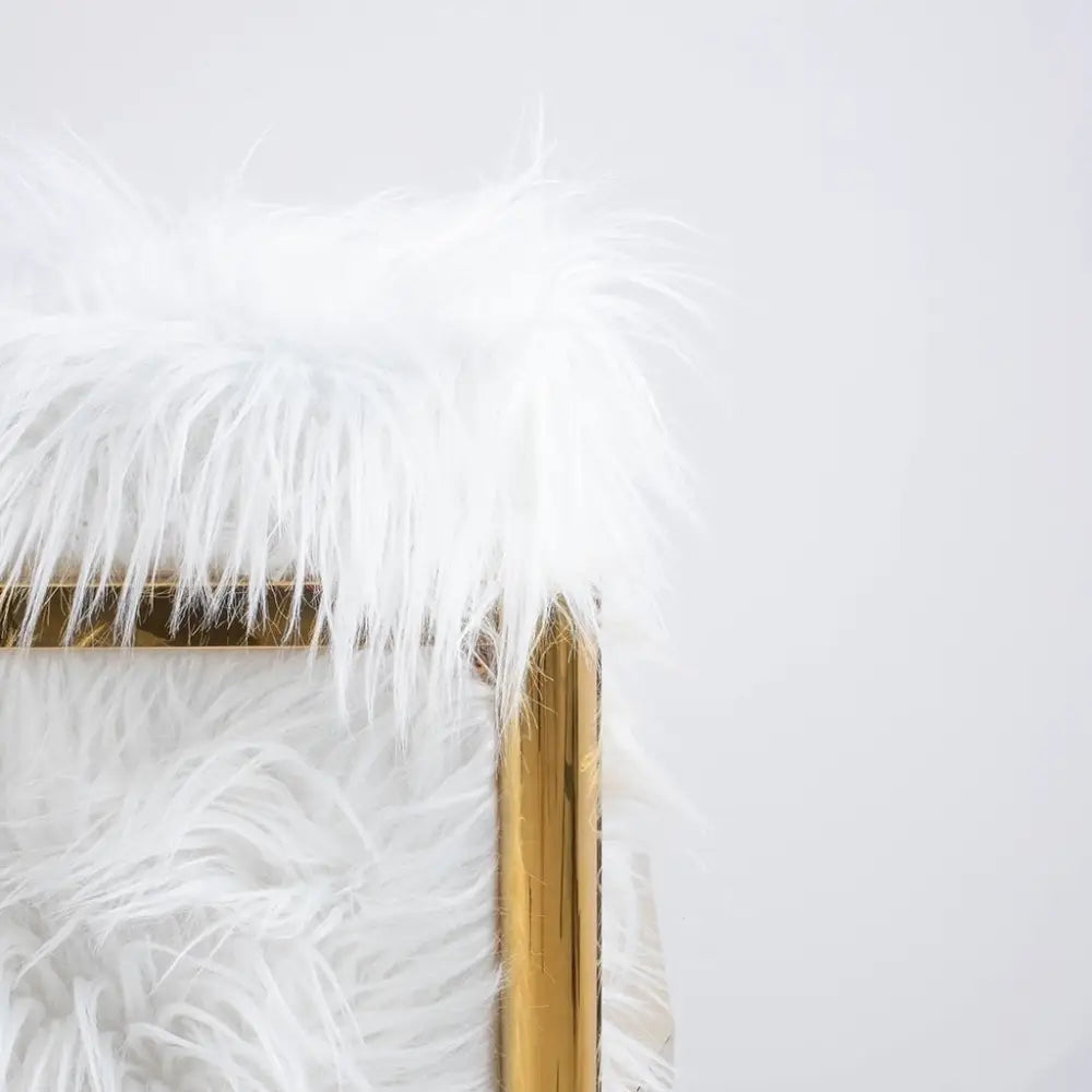 Fåtölj KARE DESIGN - MR. FLUFFY, vit/guld - produktbild av [MGO] Import King Home från Kare Design | Arvande