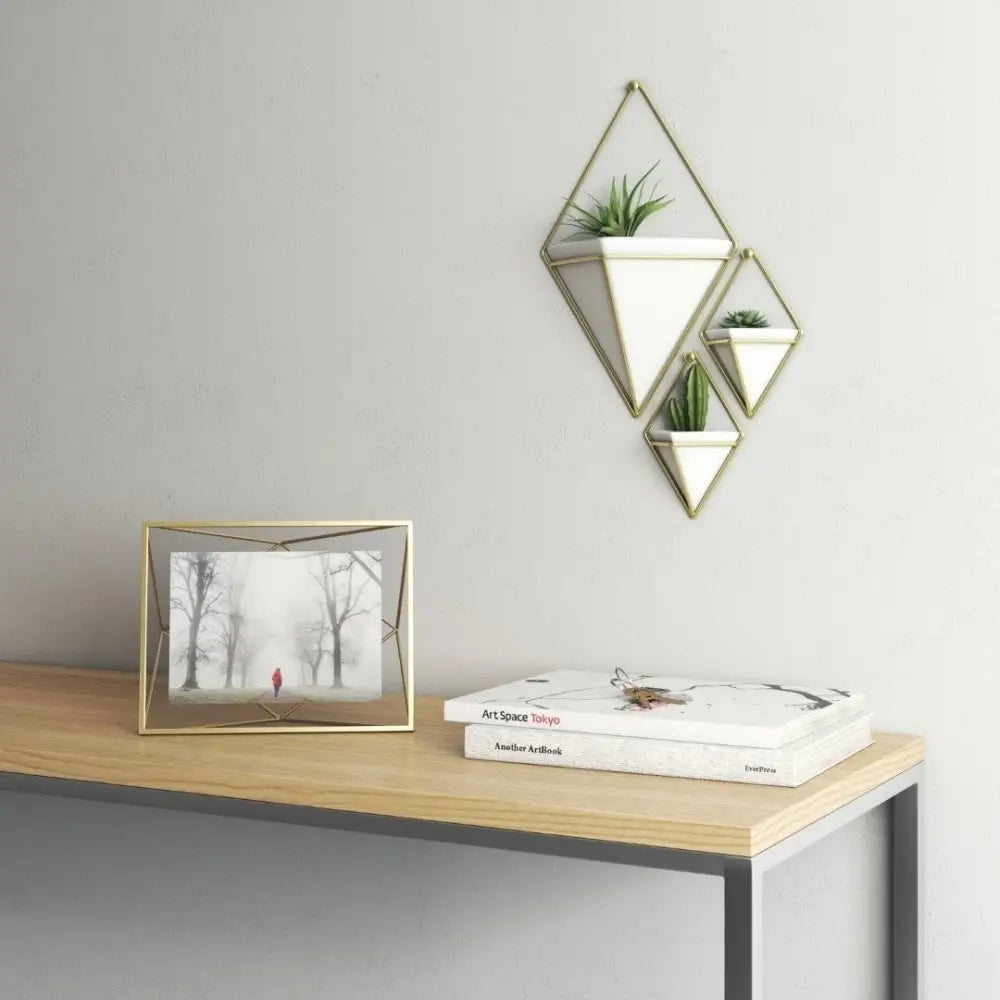 Fotoram UMBRA - PRISMA 13x18 cm, guld – produktbild av Ramar från Umbra | Arvande