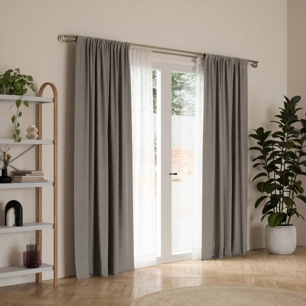 Gardinstång UMBRA - MIDNIGHT, 107 - 305 cm, silver – produktbild av Inredning från Umbra | Arvande
