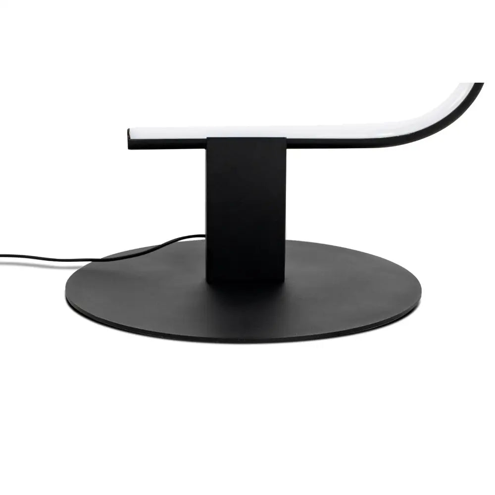 Golvlampa - FACE FLOOR, svart - produktbild av Golvlampor från King Home | Arvande
