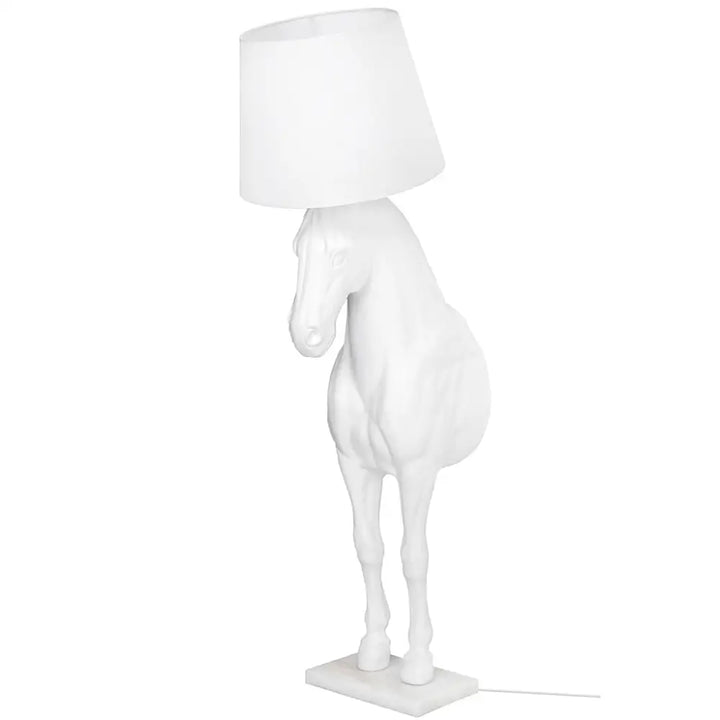Golvlampa - HORSE STAND M, vit – produktbild av Nyheter ej översatt från King Home | Arvande