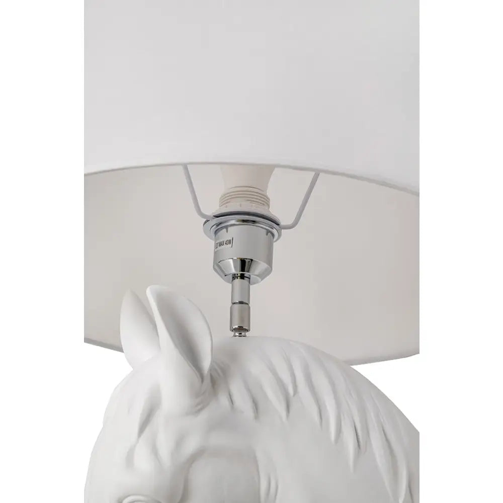 Golvlampa - HORSE STAND M, vit – produktbild av Nyheter ej översatt från King Home | Arvande