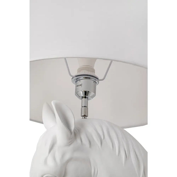 Golvlampa - HORSE STAND M, vit – produktbild av Nyheter ej översatt från King Home | Arvande