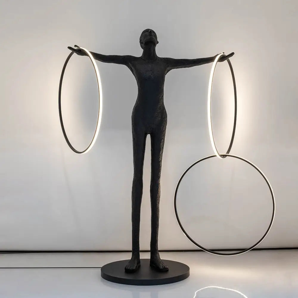 Golvlampa - HUMAN CIRCULO, svart / glasfiber - produktbild av Nyheter ej översatt från King Home | Arvande