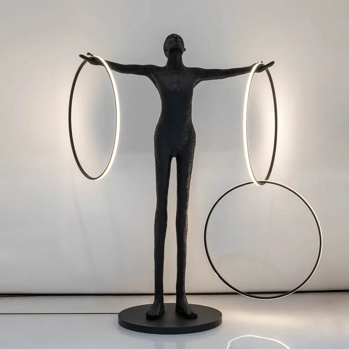 Golvlampa - HUMAN CIRCULO, svart / glasfiber - produktbild av Nyheter ej översatt från King Home | Arvande