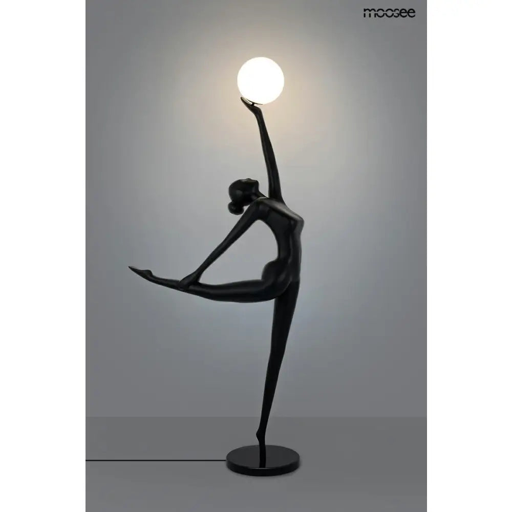 Golvlampa MOOSEE - HUMAN BALLERINA, svart – produktbild av Golvlampor från Moosee | Arvande