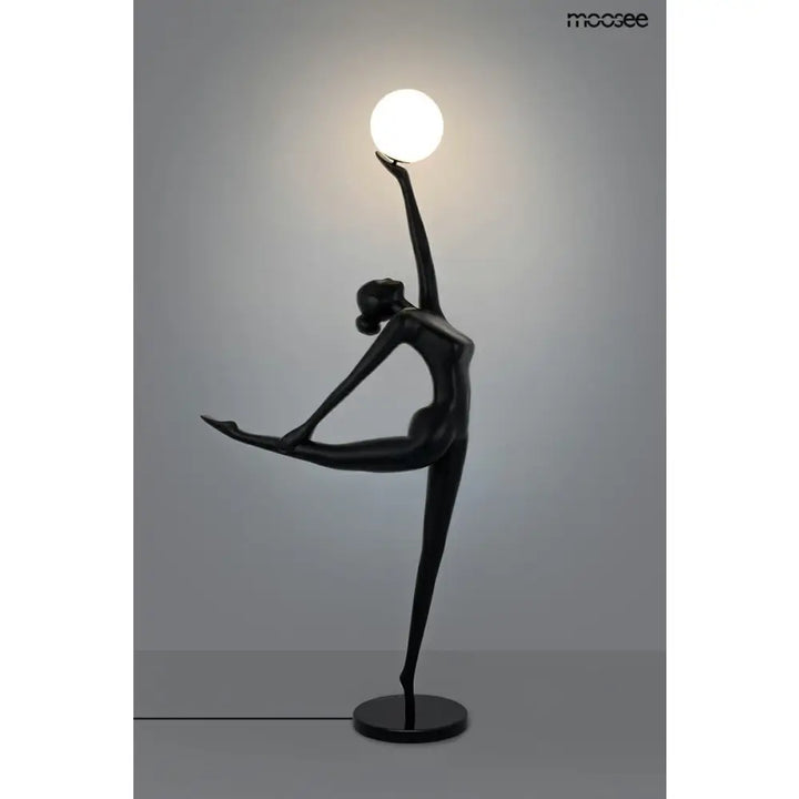 Golvlampa MOOSEE - HUMAN BALLERINA, svart – produktbild av Golvlampor från Moosee | Arvande
