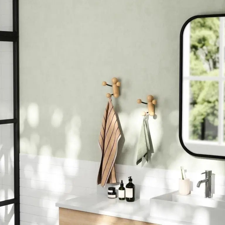 Hängare UMBRA - WOODY WALL HOOK, svart/trä - produktbild av Hängare & hållare från UMBRA | Arvande