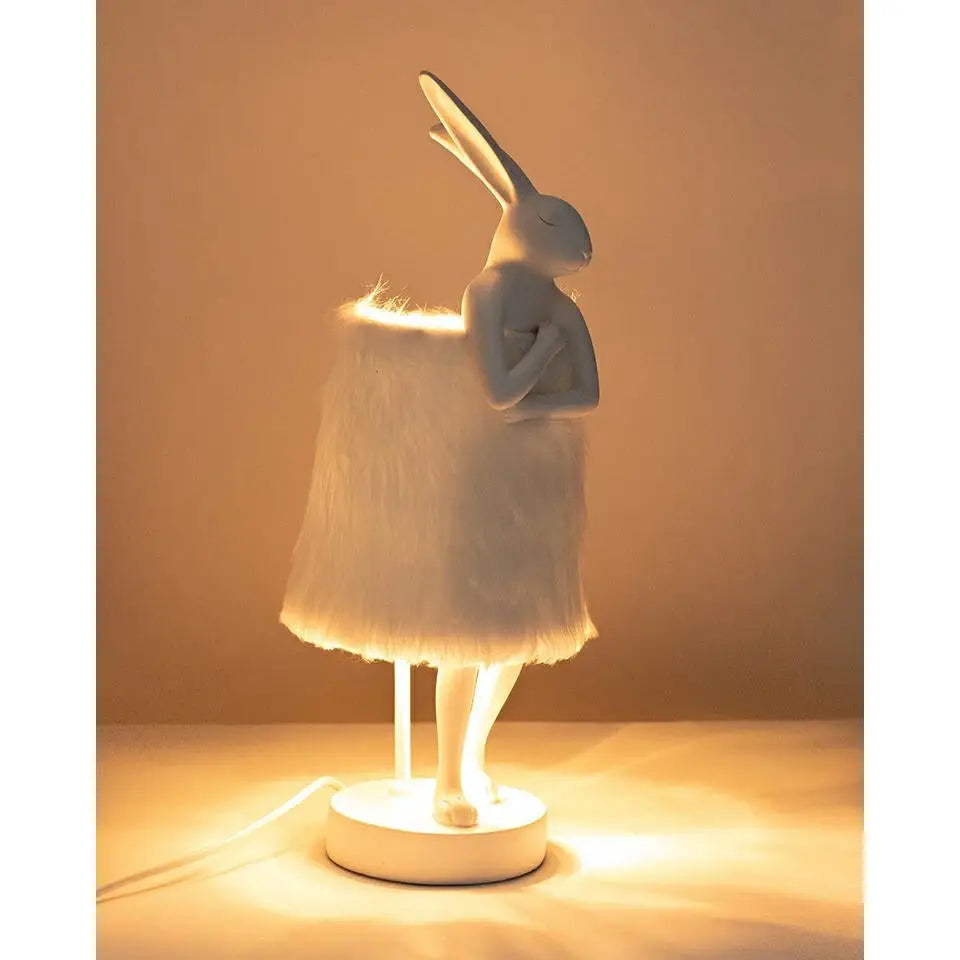 KARE bordslampa RABBIT FUR 50 cm vit - produktbild av Nyheter KINGHOME ej översatt från Kare Design | Arvande