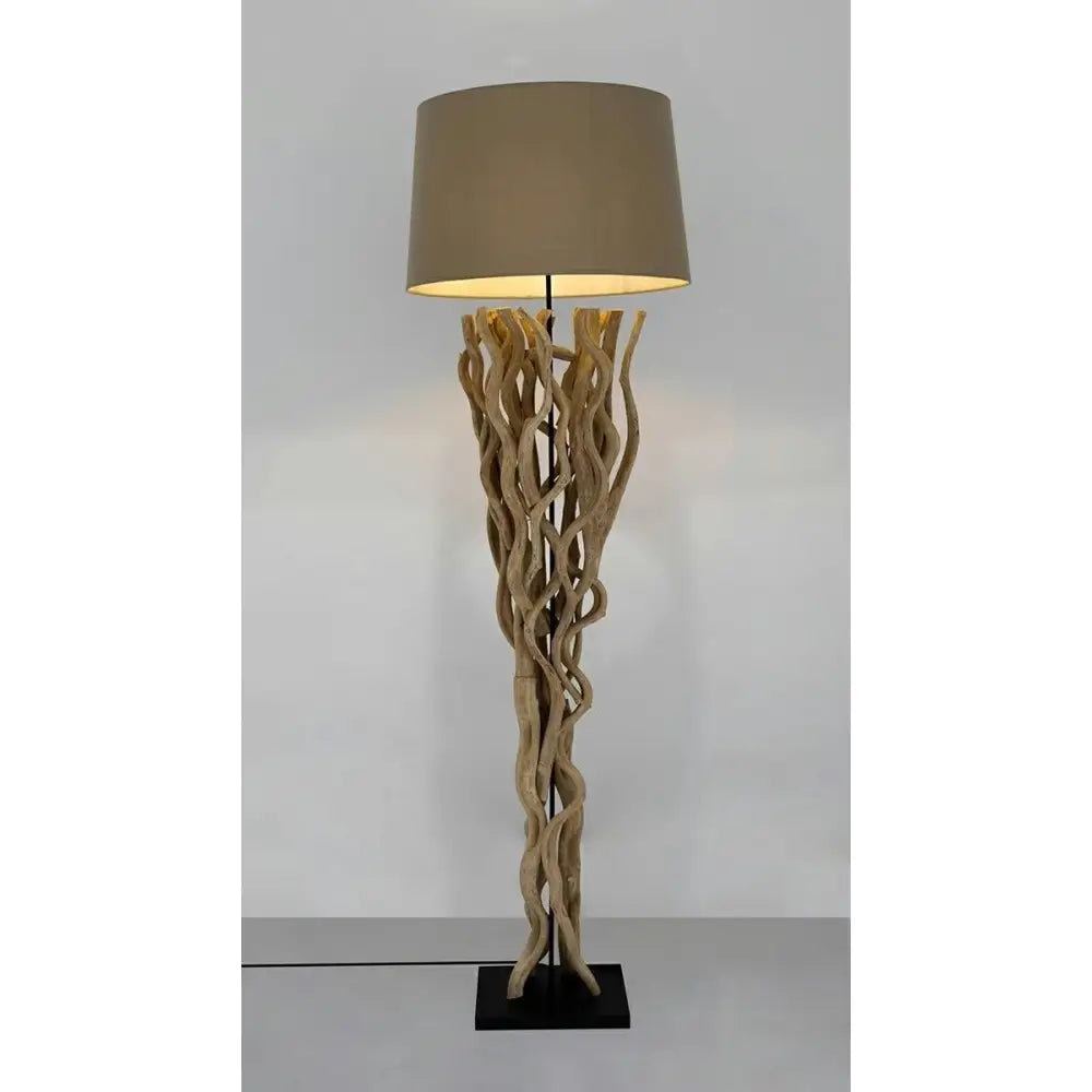 KARE golvlampa SCULTRA natur - produktbild av Nyheter ej översatt från Kare Design | Arvande