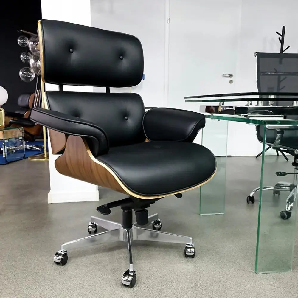 Kontorsstol - LOUNGE GUBERNATOR, svart naturläder i valnöt - produktbild av [MGO] Import King Home från King Home | Arvande