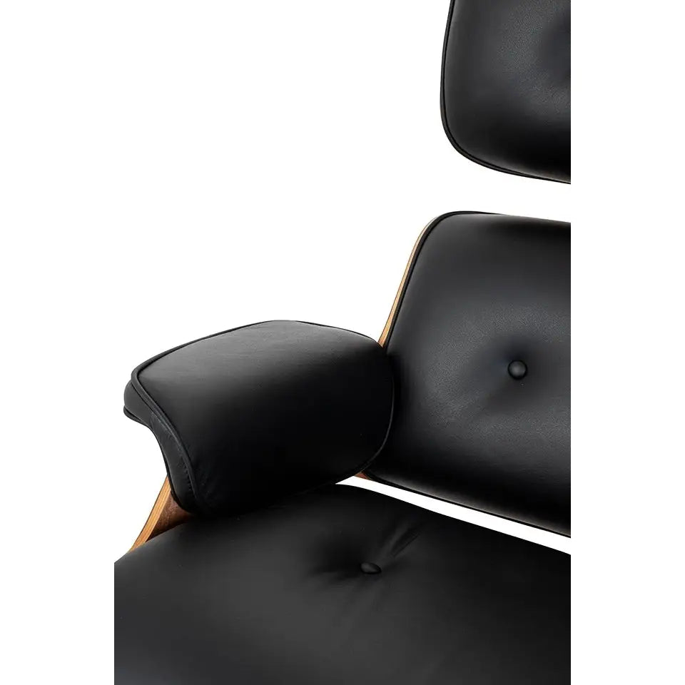 Kontorsstol - LOUNGE HM XL, svart naturläder med fotpall i valnöt - produktbild av [MGO] Import King Home från King Home | Arvande