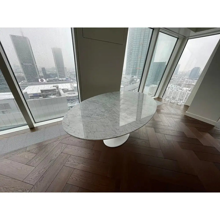 Matbord - TULIP ELLIPSE MARBLE, italiensk Carrara-marmor - produktbild av Matbord från King Home | Arvande