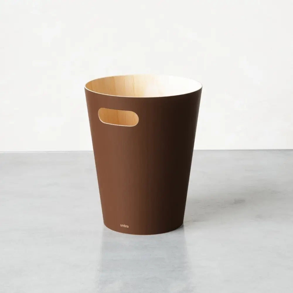Papperskorg UMBRA - WOODROW, espresso - produktbild av [MGO] Import King Home från Umbra | Arvande