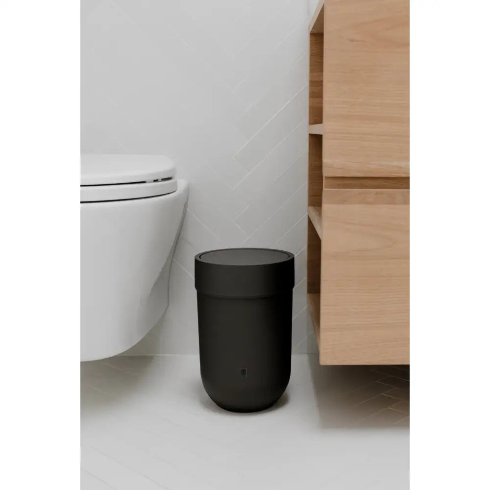 Soptunna UMBRA - TOUCH, svart - produktbild av Organizers & papperskorgar från Umbra | Arvande