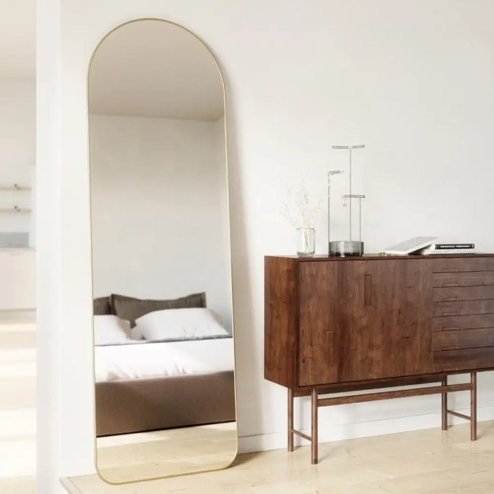 Spegel UMBRA - HUBBA 51 x 157 cm, guld - produktbild av Speglar från Umbra | Arvande