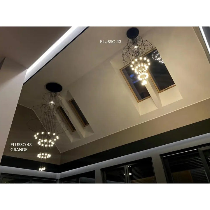Taklampa - FLUSSO 43, svart - produktbild av Taklampor från King Home | Arvande