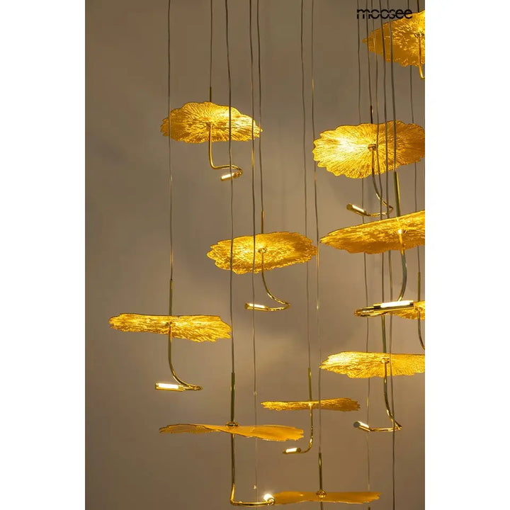 Taklampa MOOSEE - LEAFS DISC, guld – produktbild av Taklampor från Moosee | Arvande