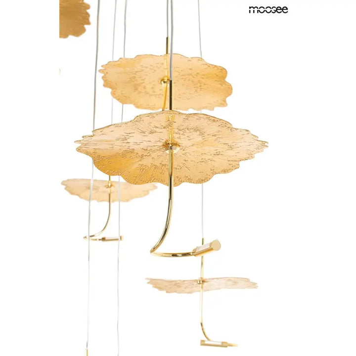 Taklampa MOOSEE - LEAFS DISC, guld – produktbild av Taklampor från Moosee | Arvande