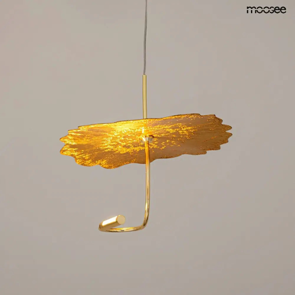Taklampa MOOSEE - LEAFS, guld – produktbild av Taklampor från Moosee | Arvande