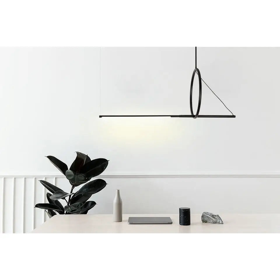 Taklampa - Stick, Svart – produktbild av Taklampor från King Home | Arvande