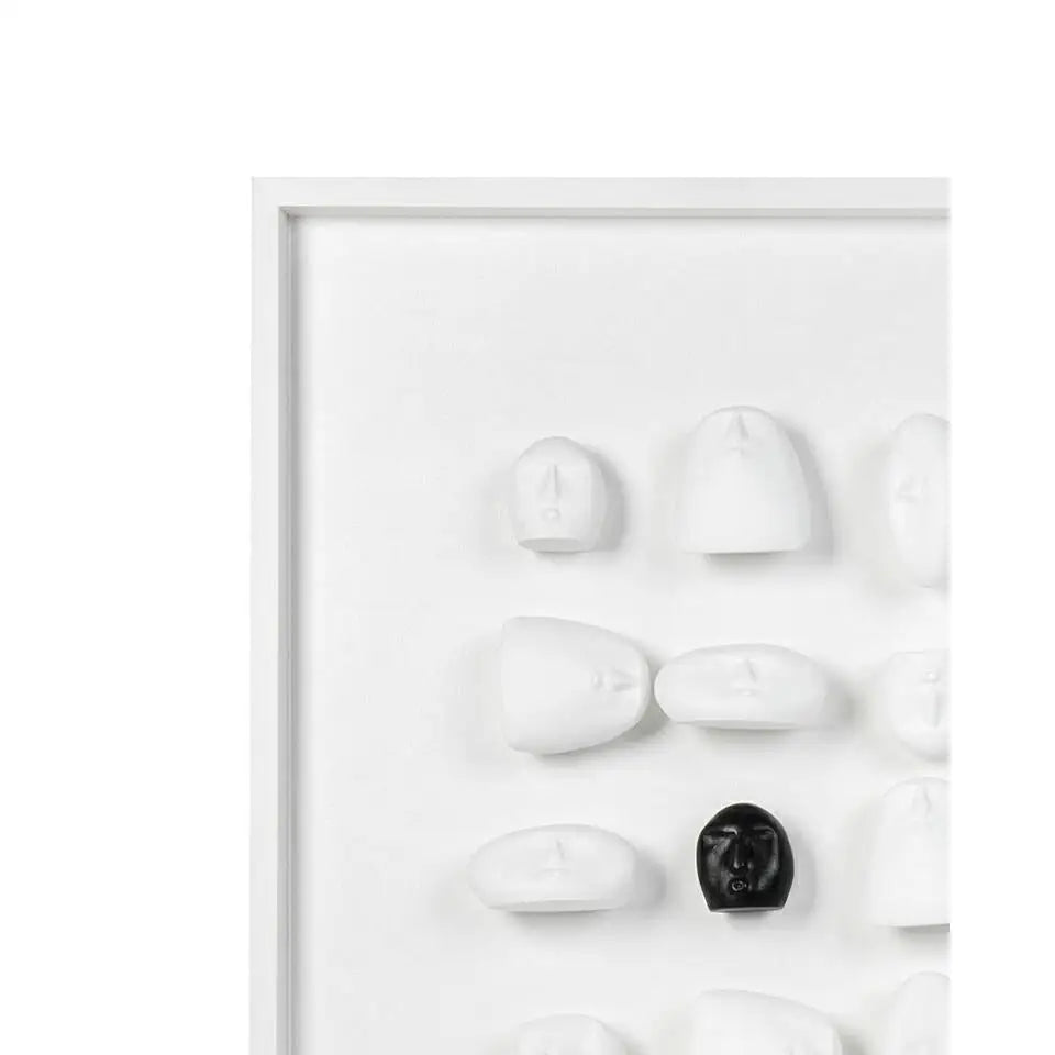 Tavla / konstverk - SO MANY FACES, 110x110 cm - produktbild av Nyheter ej översatt från King Home | Arvande