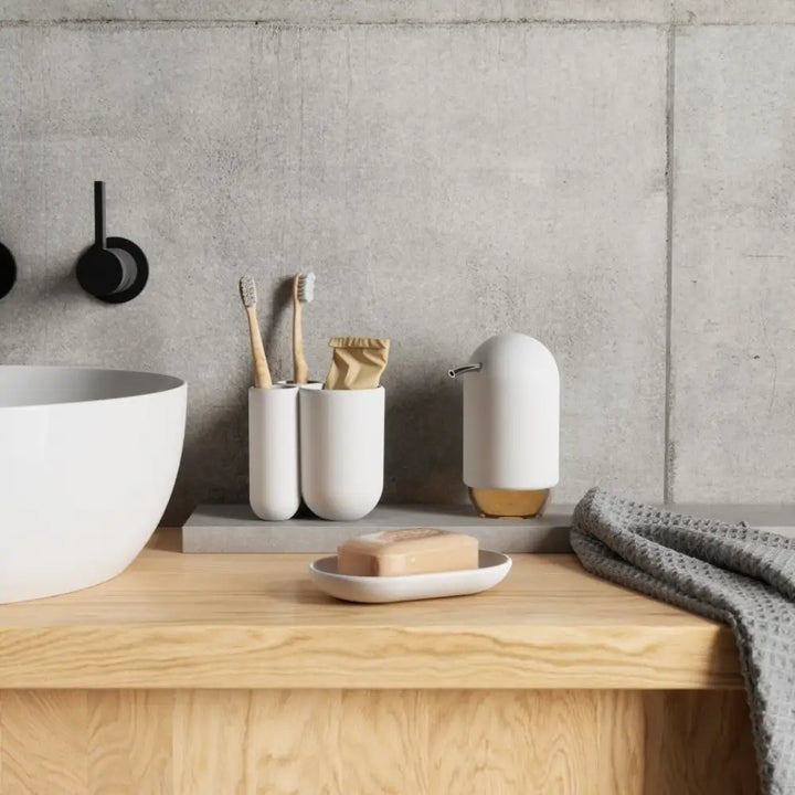 Tvålkopp UMBRA - TOUCH, vit - produktbild av [MGO] Import King Home från Umbra | Arvande