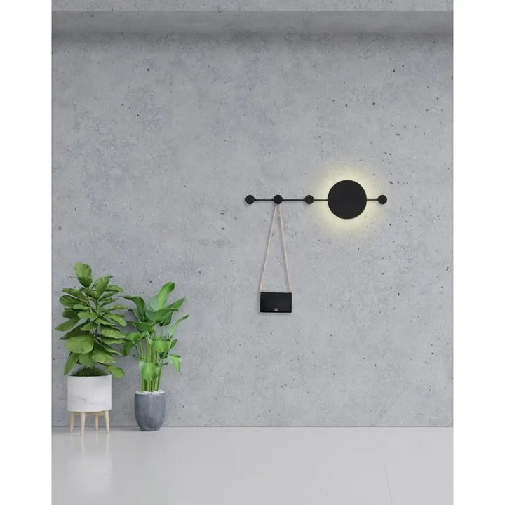 Vägglampa MOOSEE - SHADOW HANG med klädhängare, svart - produktbild av Vägglampor från Moosee | Arvande